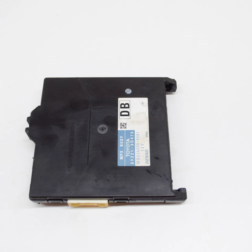 TOYOTA YARIS MK3 XP130 Comfort Control Unit ECU 89221-0D470 1.5 Hybrid 54kw 2015 Foto 2 de 4