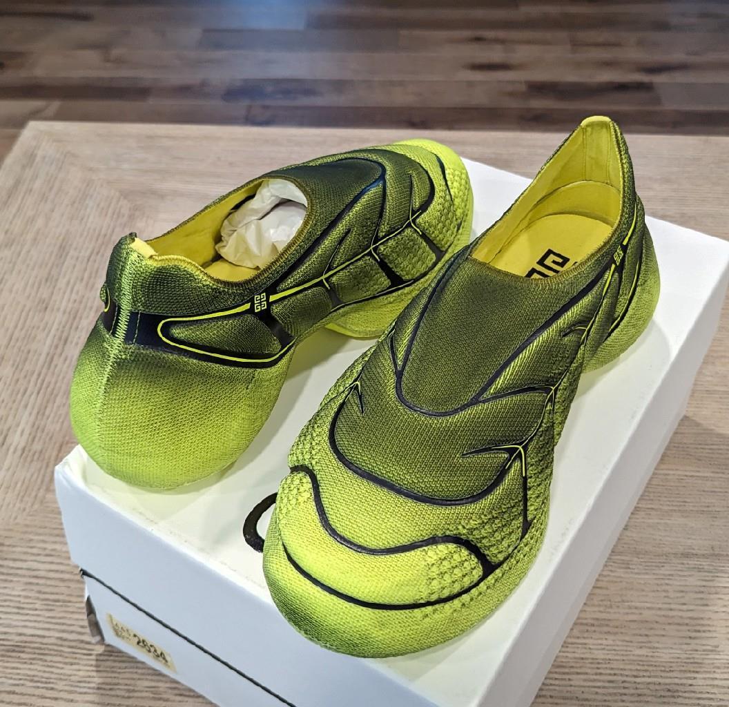 $1050 Mens Givenchy $1050 Mens Givenchy