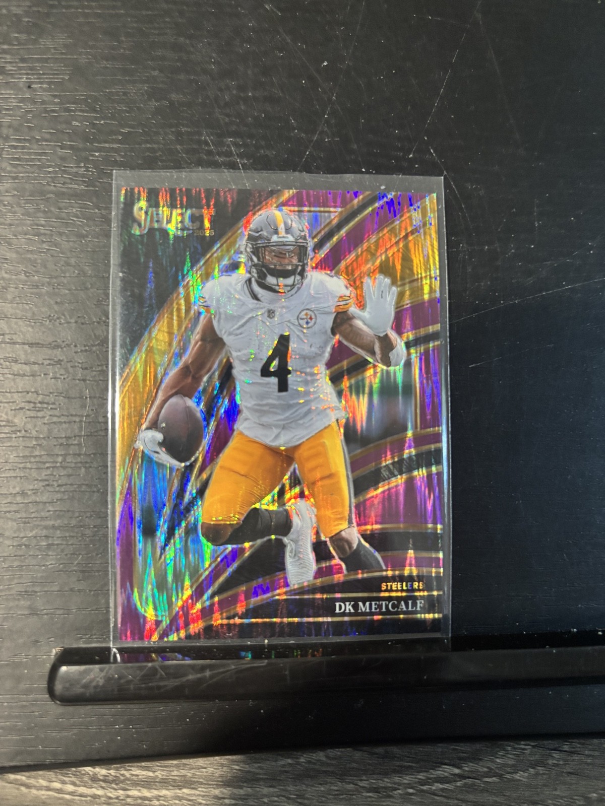 2025 Panini Select - Club Level DK Metcalf #253 Purple Shock Prizm /699
