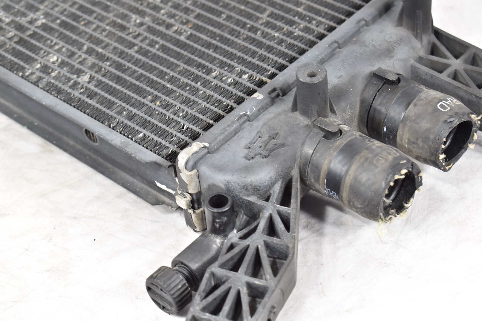 🚀 MASERATI GHIBLI 3.0L ENGINE COOLING COOLANT AUXILIARY RADIATOR OEM 2014-2020