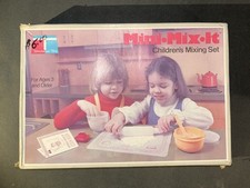 Vintage 1979 Tupperware Toys Mini Mix It Set Brand New Children s Mixing Set