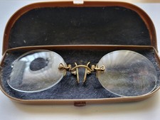 Antique Hard Bridge Bridge Pince Nez Eye Glasses Vintage eyeglasses  Case