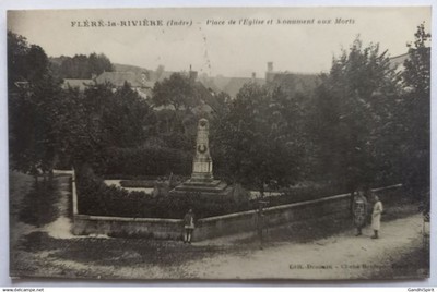 Fléré la Rivière - Kirchplatz und Totendenkmal