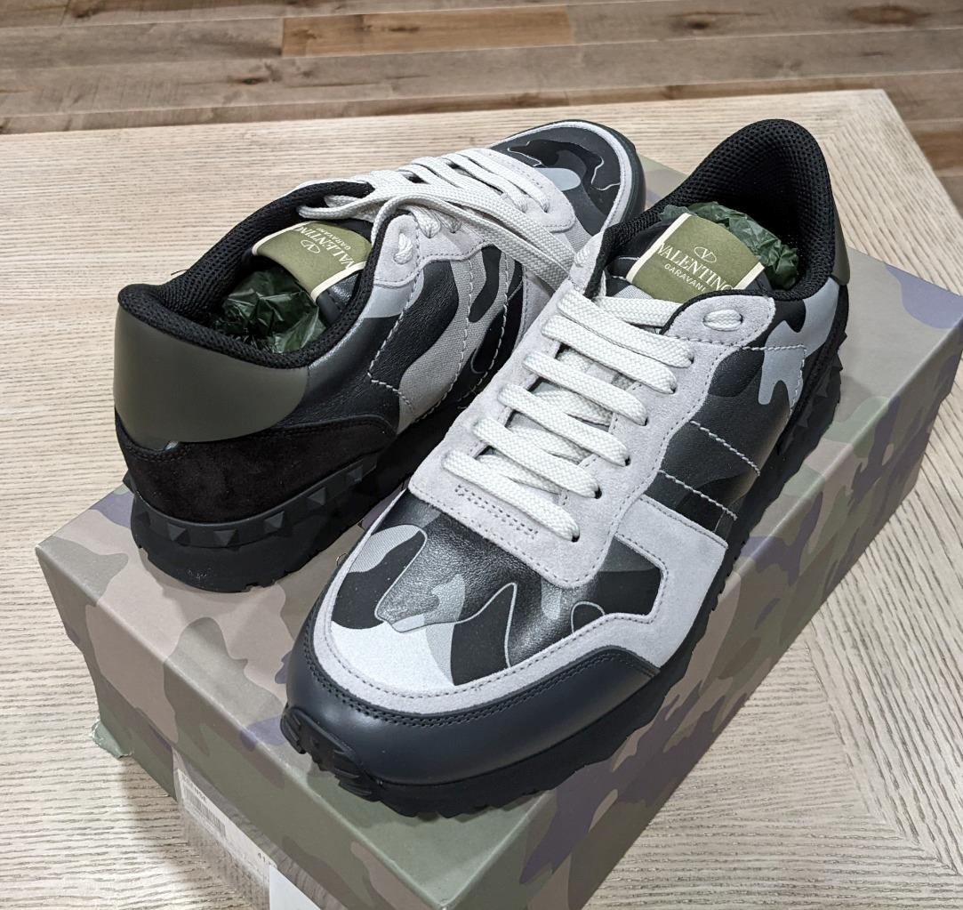 $880 Mens Valentino Garavani 