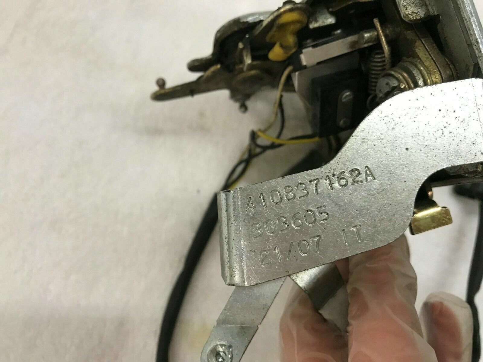 LAMBORGHINI MURCIELAGO PASSENGER RIGHT SIDE DOOR LOCK OEM 418837012C