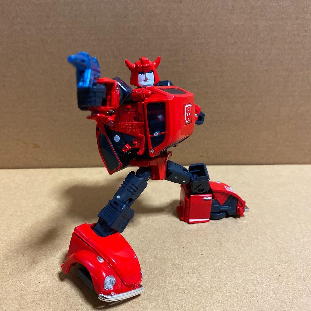 限定品 トランスフォーマー MP-21R バンブル RED BODY フィギュア MP-21R バンブルレッドボディ｜トランスフォーマーオフィシャル