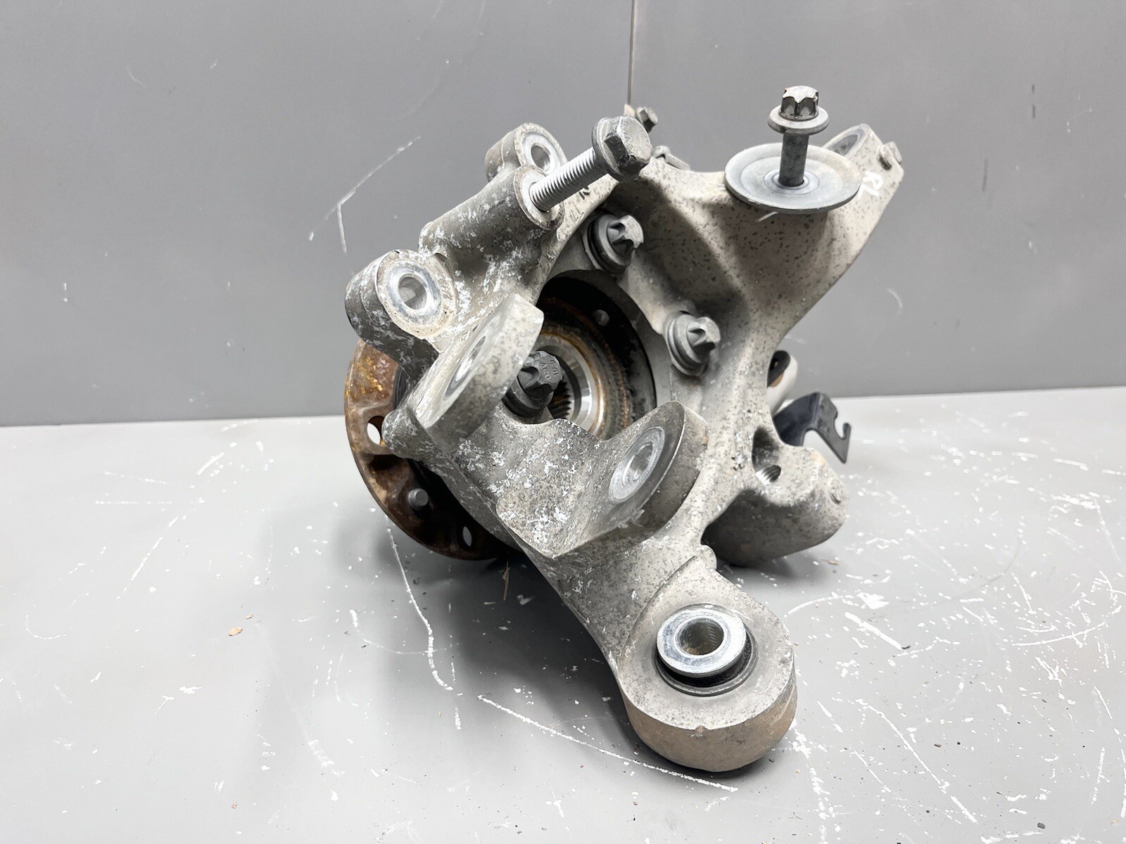 ⭐️2017-2020 MASERATI LEVANTE REAR LEFT SPINDLE KNUCKLE WHEEL HUB BEARING M161