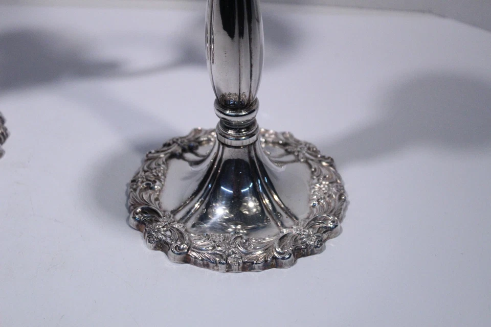 Lote Juego de 2 CANDELABROS SHEFFIELD Plata Antigua Vintage Vela 3 Luces ITALIA Foto 2 de 4