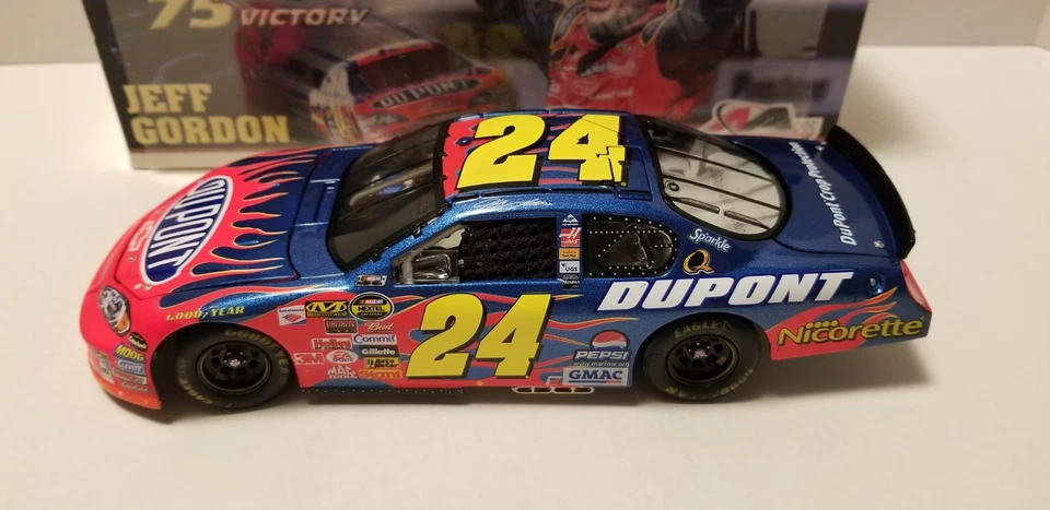 Jeff Gordon #24 DuPont / 75th Victory 2006 Monte Carlo SS & Coin 1/24 Diecast - Image 2 of 4