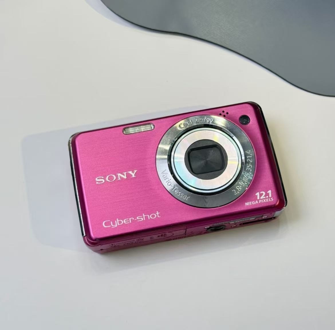 SONY Cyber-Shot DSC-W220 Digital Camera 12.1 MP 4x Zoom Pink