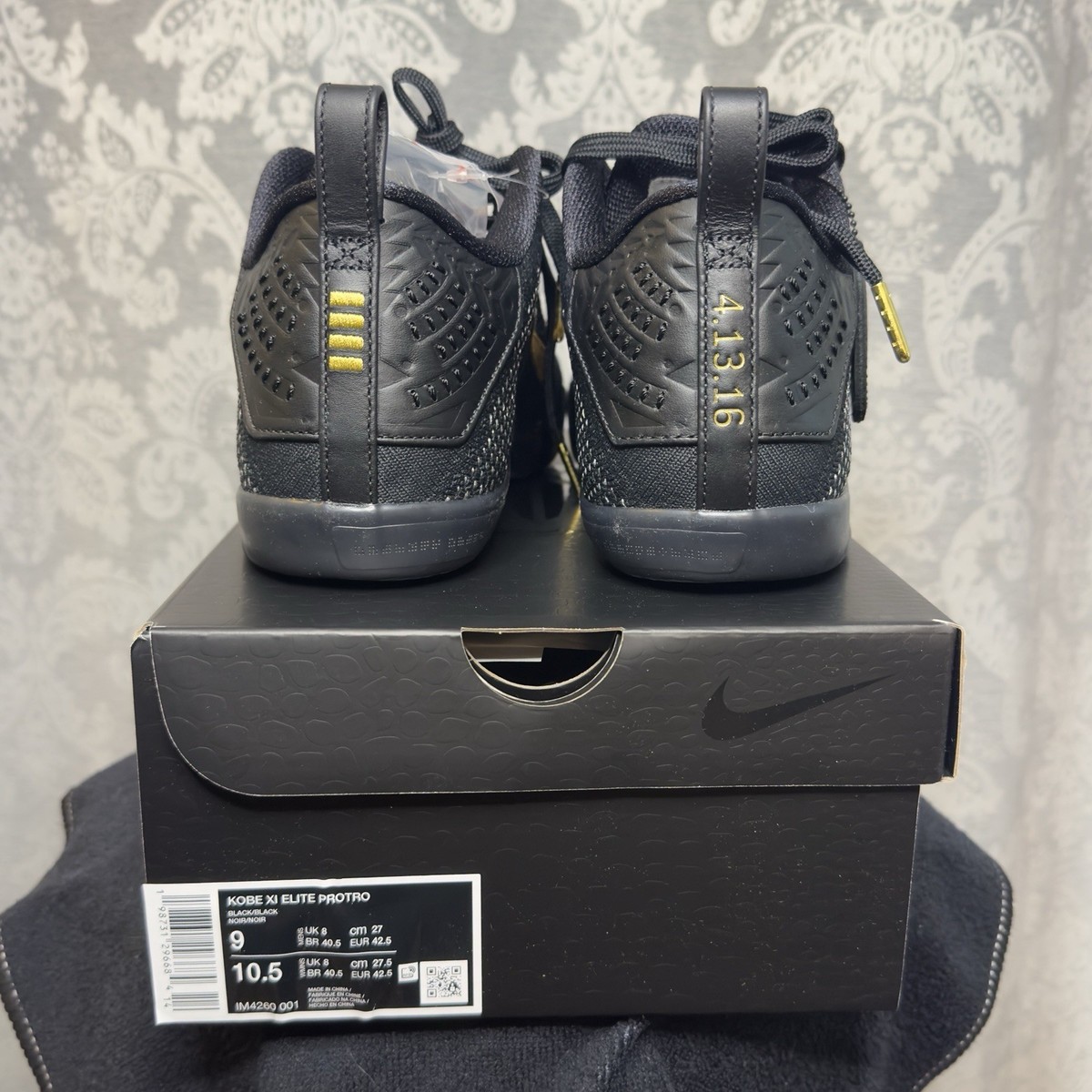 Men's 9 Nike Kobe 11 Elite Protro Low Top Fade To Black Black/Gold