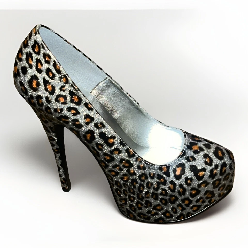 Bomba de plataforma Bordello plateada con patrón de guepardo perlado, talla 8 - NUEVA Foto 3 de 4