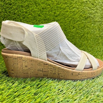 Skechers Beverlee High Tea Womens Size 9.5 Beige Classic Outdoor Wedge Sandals