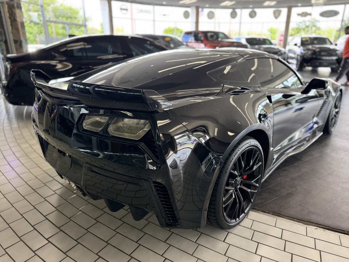 2016 Black Chevrolet Corvette   | C7 Corvette Photo 5