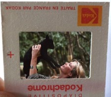 Diapositive d'agence (Slide) Brigitte BARDOT Thoiry agneau 1976 DIAPO Brozek