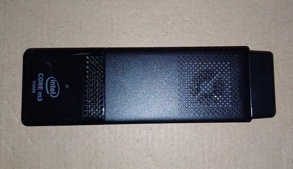Intel Compute Stick Core m3  STK2m3W64CC - Stick PC - 1 x Núcleo 4GB - 64GB