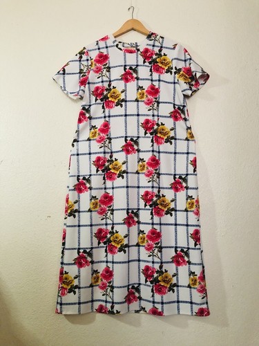 Maxi Dress  White Floral Stretchy Short Sleeves Size M - Picture 9 of 12