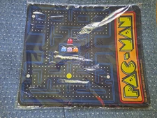 Loot Gaming: Bandai Namco Pac-Man Desk Mat (11" x 13")