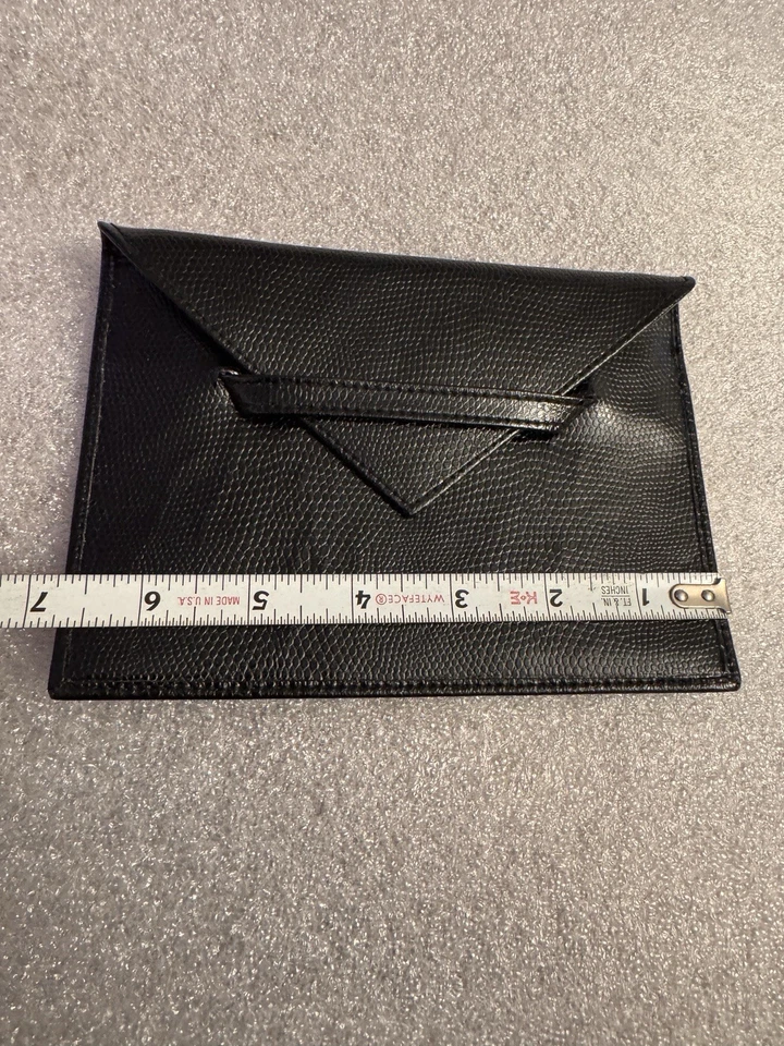 Cartera sobre Budd de cuero negro hecha en Italia Foto 2 de 4