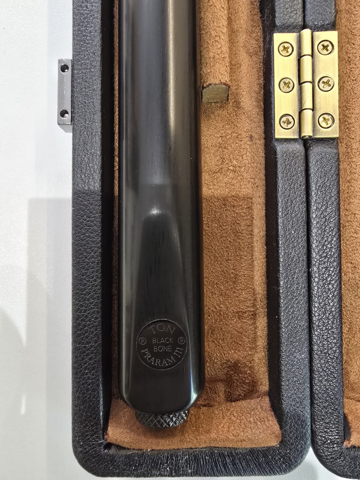 Ton Praram III Black Bone Pro-Shaft Snooker Cue