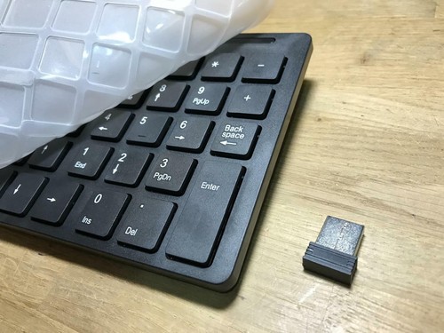 Black Wireless Keyboard with Number Pad for MacBook Pro 13-inch Mid 2010 - Picture 6 of 10