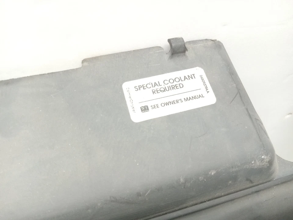 Dodge Grand Caravan 1999-2000 parrilla delantera panal OEM, 104-01637 Foto 3 de 4