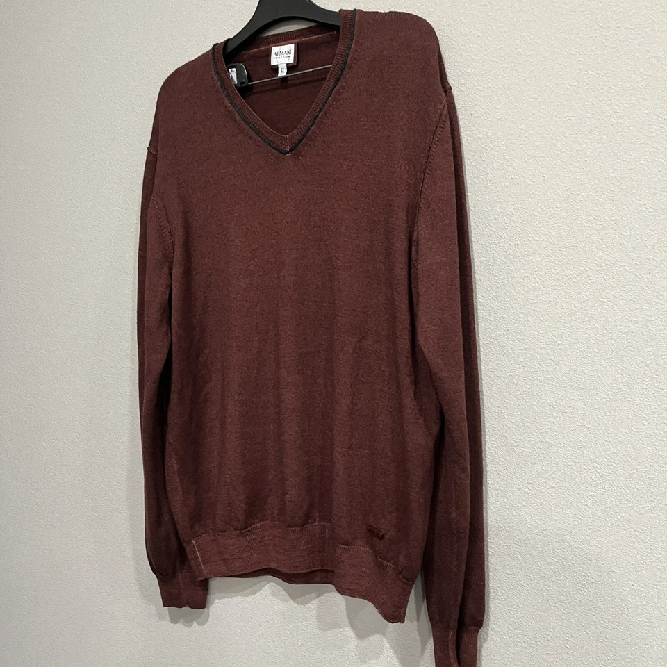 Suéter Armani Collezioni Hombre Cuello en V, Talla XL Granate Foto 2 de 4