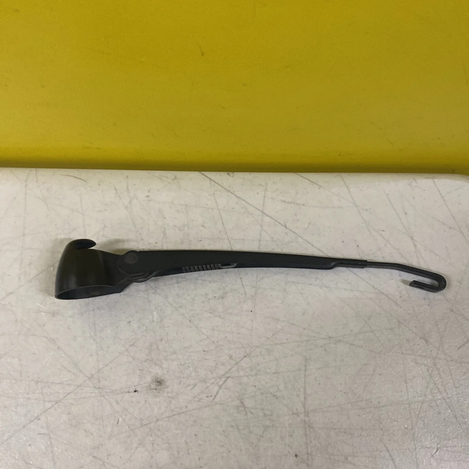 2000-2005 VOLKSWAGEN PASSAT ESTATE ЗАДНИЙ РЫЧАГ СТЕКЛООЧИСТИТЕЛЯ И КРЫШКА РЕАКТИВНОГО ДВИГАТЕЛЯ 3B9955707A - Изображение 4 из 4