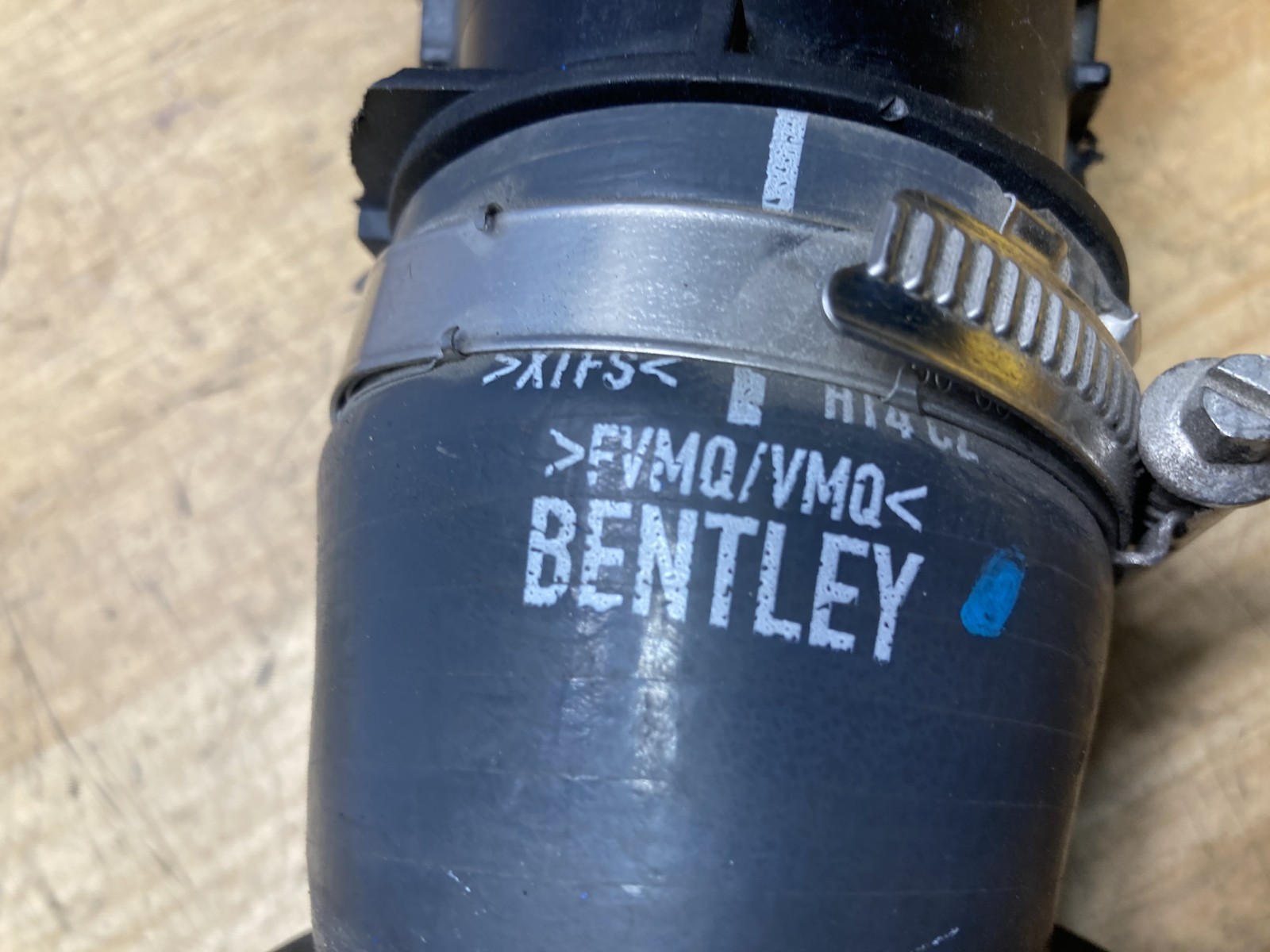 Bentley Bentayga 2016-2020 RIGHT Intake hose