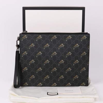 Gucci Schwarze Tiger Patch Clutch mit Trageriemen 575136 129925430