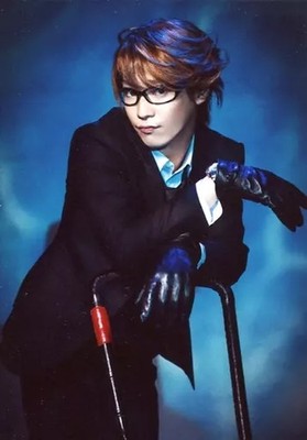 Ryosuke Ami Actor Figure Male Photography Laid-Back Above Knees