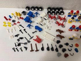 LEGO 9247 Town: Community Workers Set #9247-2 from 2006 - 100% Complete