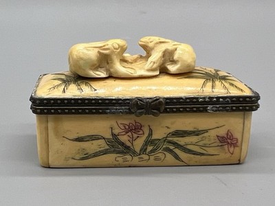 VTG Chinese Resin 2.5  Trinket Box with Rabbits 
