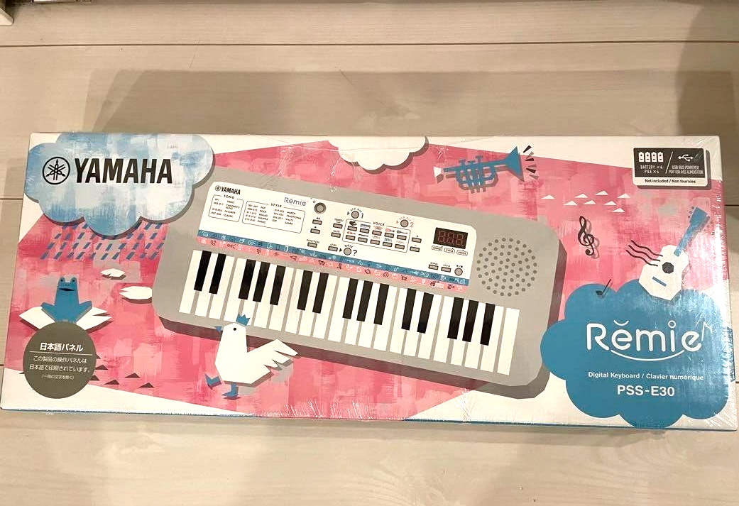 Yamaha PSS-E30 Mini-key Portable Keyboard Remie White 37 Mini