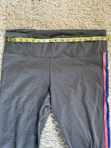 Gapfit Blackout Technology Womens Capri Leggings Size XL Stripe Sides Gray - 11 - Picture 5 of 10