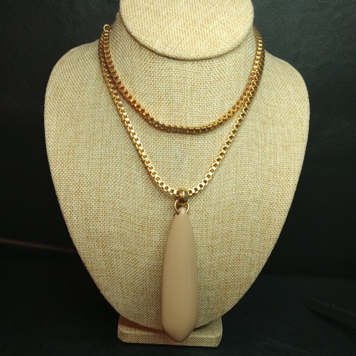 VINCE CAMUTO Box Chain Necklace Beige Pendent. 6942 - Picture 6 of 7