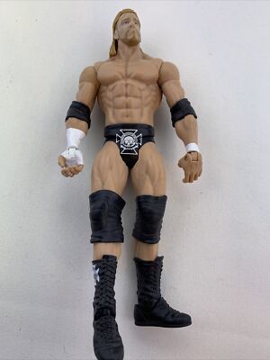 WWE TRIPLE H Basic Series 9 Wrestling Action Figure Hunter HHH WWF