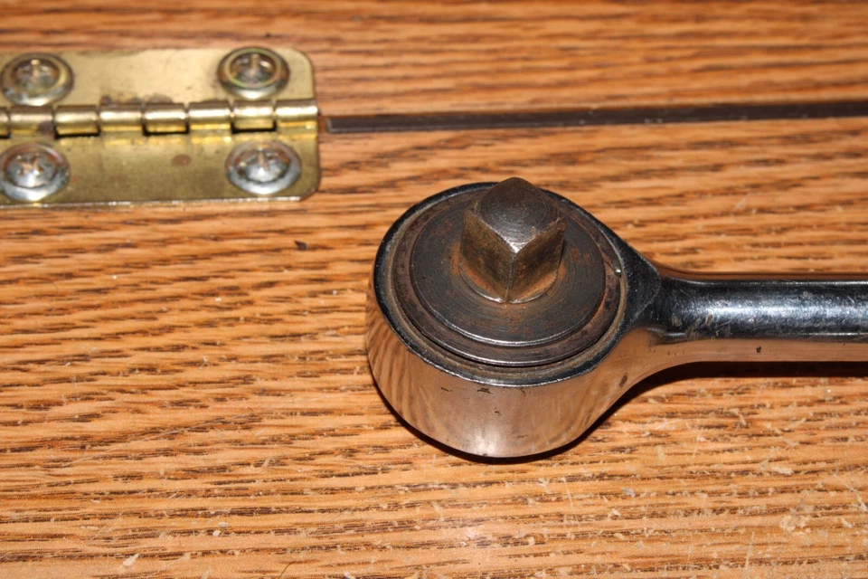 Vintage 19 Pc Crescent Tools  3/8 Drive Socket Set W Ratchet Driver - Image 4 of 4