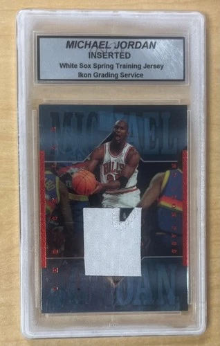 1999-00 Upper Deck Athlete Of The Century #22 Michael Jordan Jersey Patch IKON