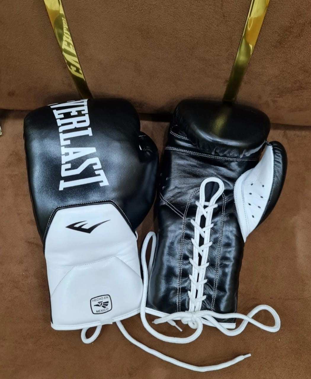 Everlast Elite Pro Boxing Gloves Lace Up type Pro Sparring Gloves