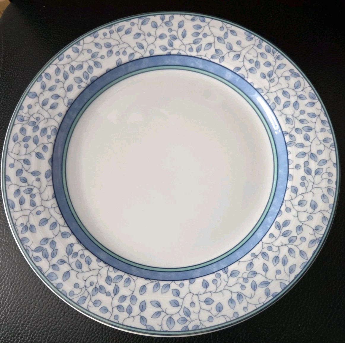 Set Of 2 Mikasa Fine China Susanne Dinner Plates 10 5/8