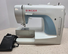 Singer Simple 3116 Sewing Machine - Excellent Condition -