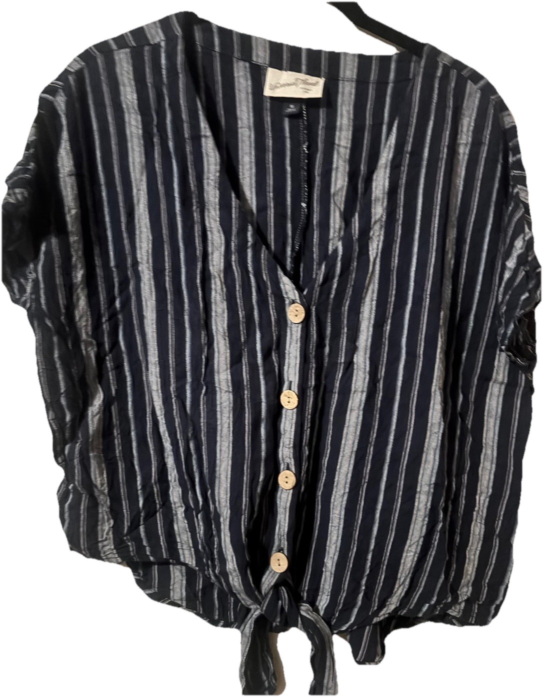 Women’s Medium Universal Thread Cropped Button Up… - image 1