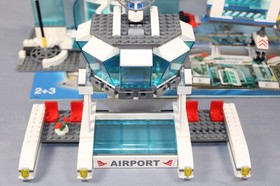 Lego City 7894 Plane / Airport Airport + Minifigure - Incomplete + OBA