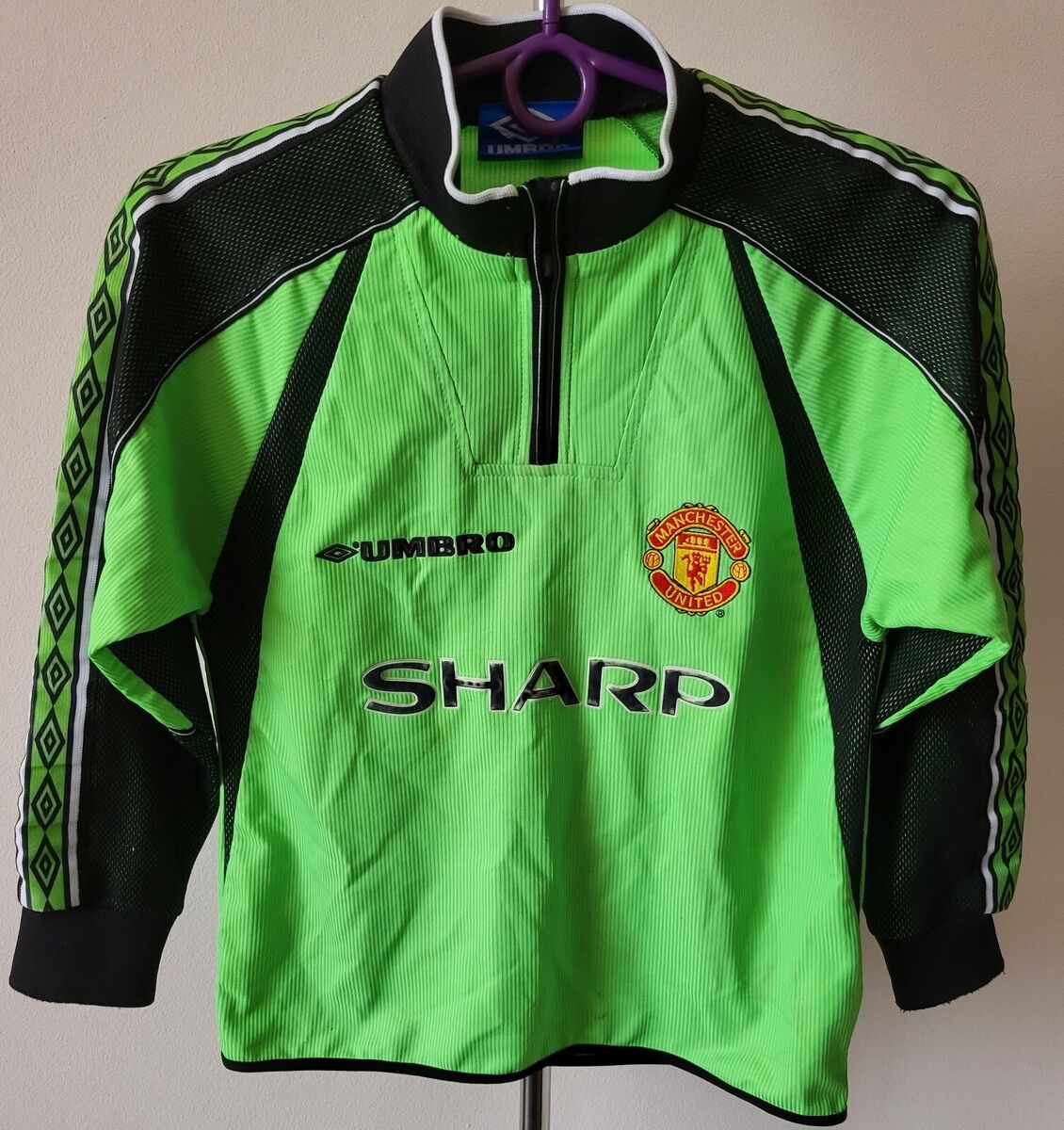 Manchester United 1998-1999 Goalkeeper football Umbro jersey Manchester United 1998-1999 Goalkeeper football Umbro jersey