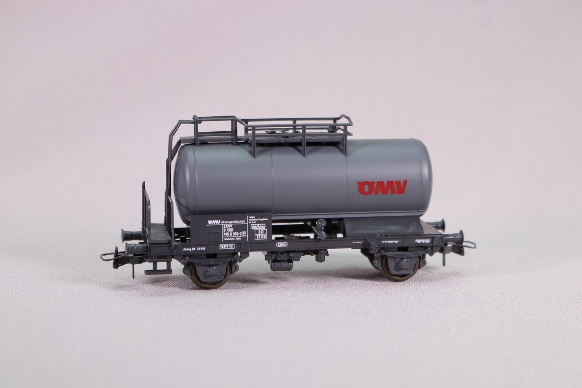 Coffret de 3 wagons citernes coudees OBB - R67004 - Roco - Wagons