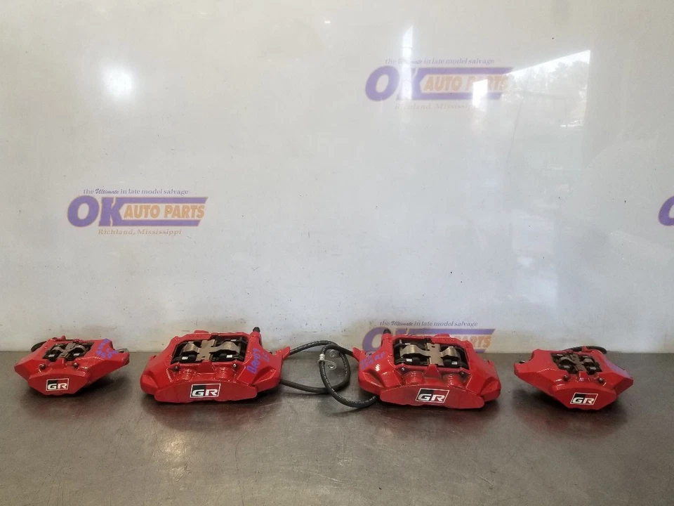 23 2023 TOYOTA GR COROLLA HATCHBACK BRAKE CALIPER SET RED — 第 2/4 张图片