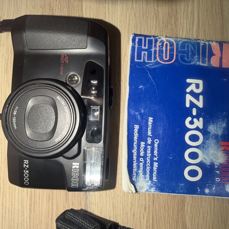 Ricoh RZ-3000 35mm Film Point and Shoot Camera Black UnTested W Case & Manual