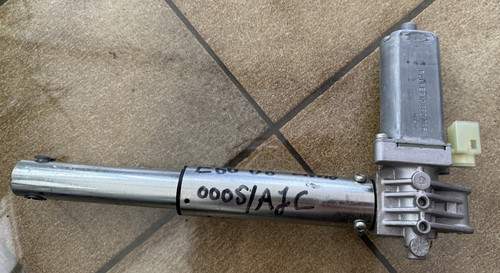 BMW 5er E60 E61 Stellmotor Sitzverstellung vorne links 0390203233