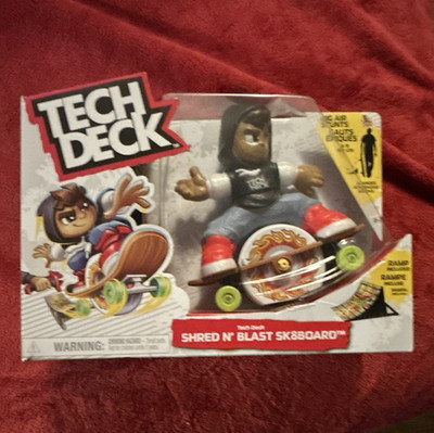 Tech Deck Shred N' Blast Sports Playset Skateboard & Ramp Set Black/Red/Green